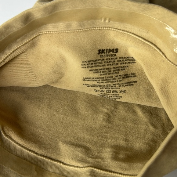 NWOT SKIMS SEAMLESS SCULPT HIGH WAISTED THONG CLAY XS - Picture 6 of 6